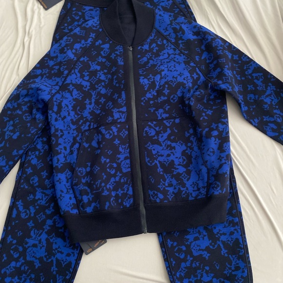 Mens LV suit reversible - Picture 10 of 11